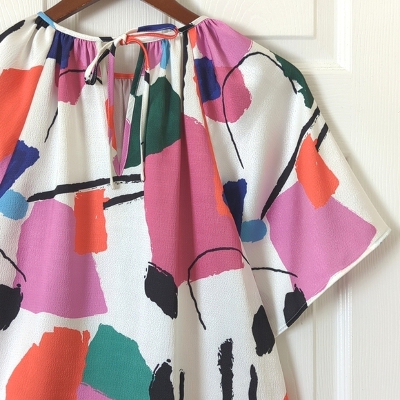 Crosby by Mollie Burch Brynn Abstract Gathered Neck Short Flutter Sleeve Blouse - Picture 9 of 11